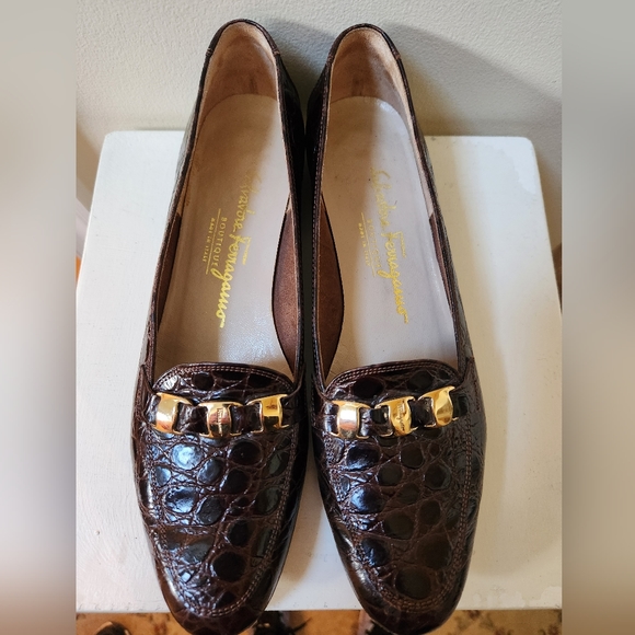 Salvatore Ferragamo Shoes - Vintage Salvatore Ferragamo 7.5 2AA patent flats